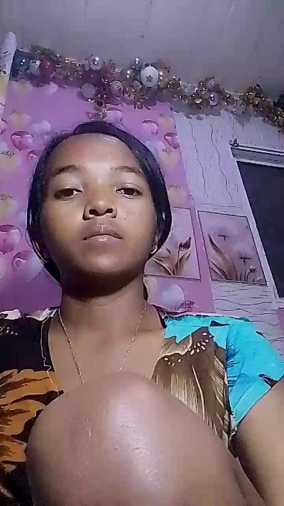 Elisah7 live cam on Cam4