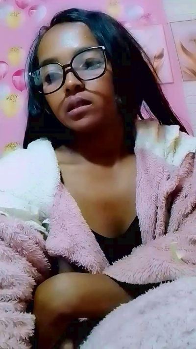 Elisah7 live cam on Cam4
