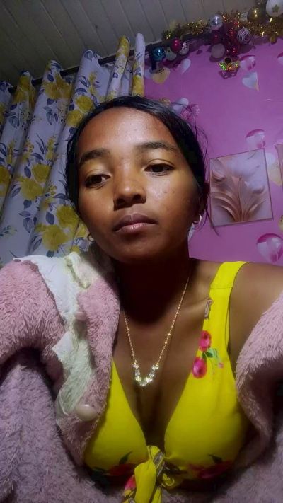Elisah7 live cam on Cam4