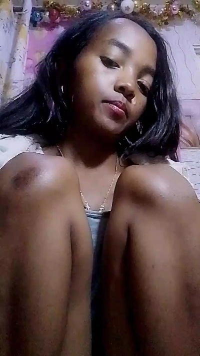 Elisah7 live cam on Cam4