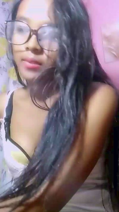 Elisah7 live cam on Cam4