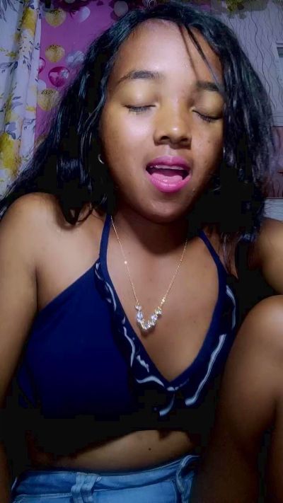 Elisah7 live cam on Cam4