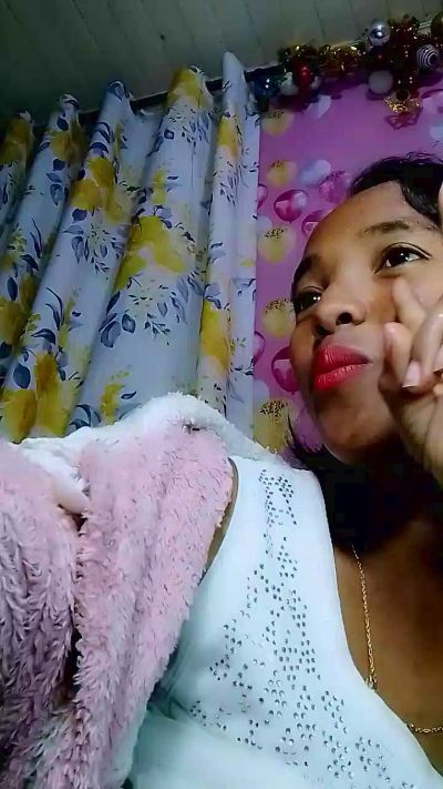 Elisah7 live cam on Cam4