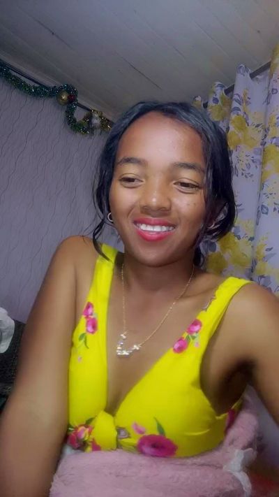 Elisah7 live cam on Cam4