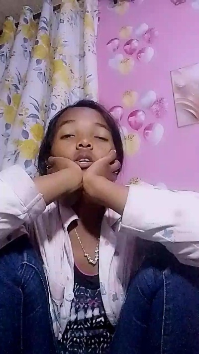 Elisah7 live cam on Cam4