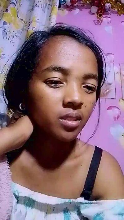 Elisah7 live cam on Cam4