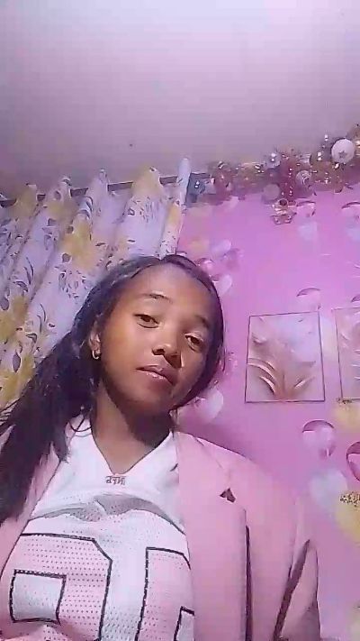 Elisah7 live cam on Cam4