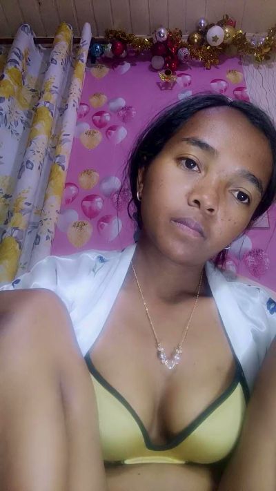 Elisah7 live cam on Cam4
