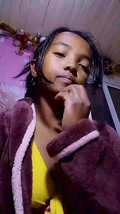 Elisah7 live cam on Cam4