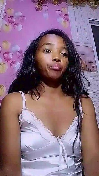 Elisah7 live cam on Cam4