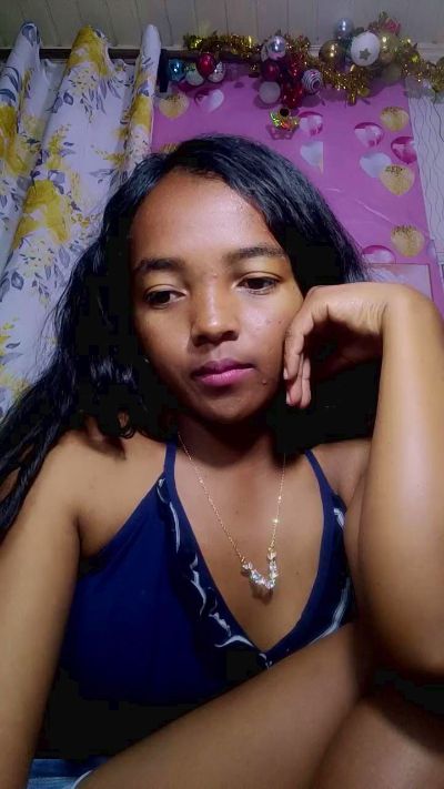 Elisah7 live cam on Cam4