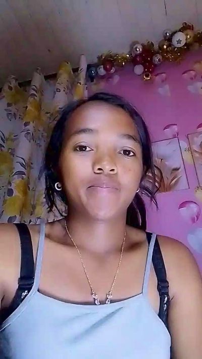 Elisah7 live cam on Cam4