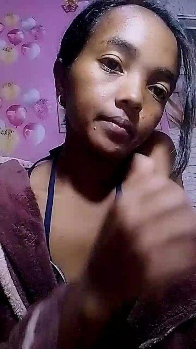 Elisah7 live cam on Cam4