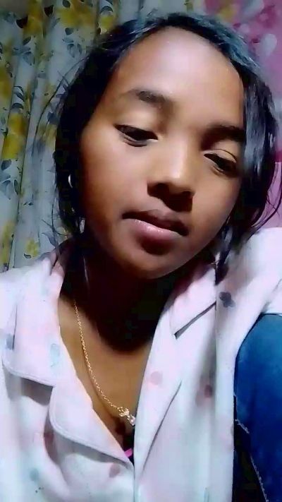 Elisah7 live cam on Cam4