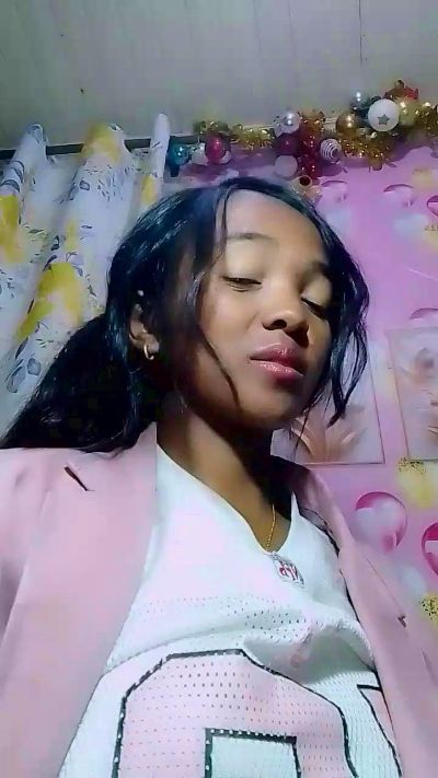 Elisah7 live cam on Cam4