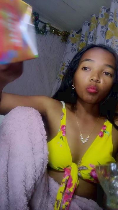 Elisah7 live cam on Cam4