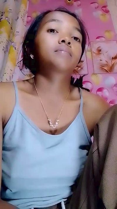 Elisah7 live cam on Cam4