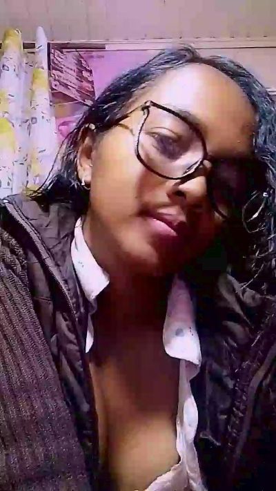 Elisah7 live cam on Cam4