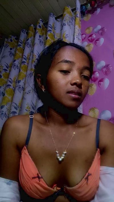 Elisah7 live cam on Cam4