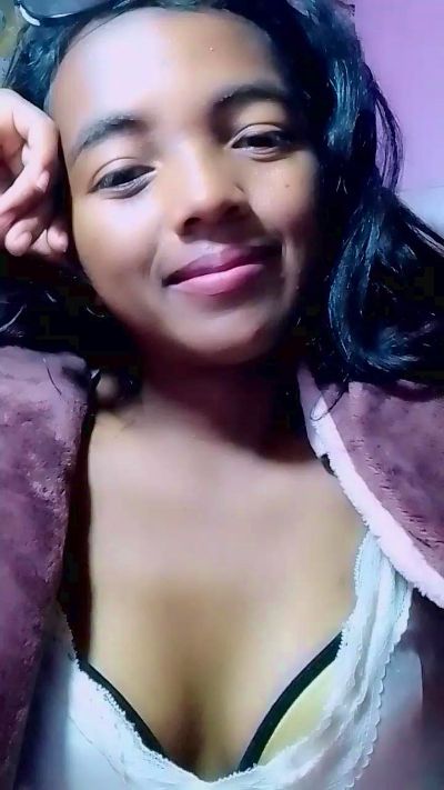 Elisah7 live cam on Cam4