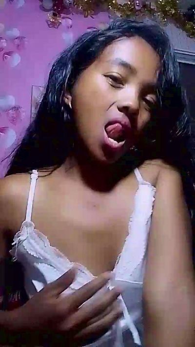Elisah7 live cam on Cam4