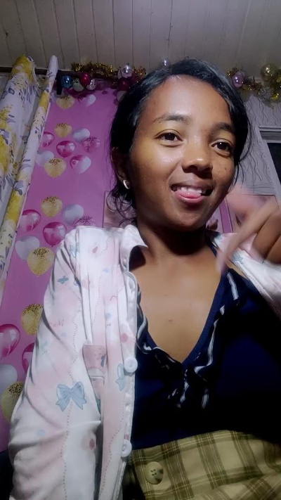 Elisah7 live cam on Cam4