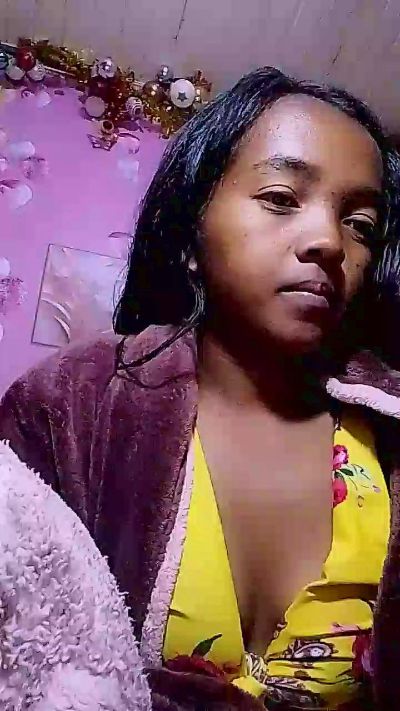 Elisah7 live cam on Cam4