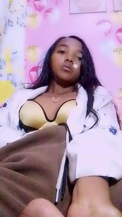 Elisah7 live cam on Cam4