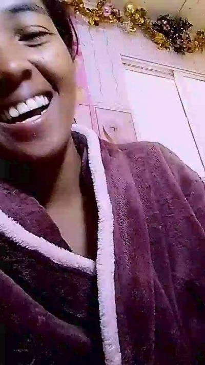 Elisah7 live cam on Cam4