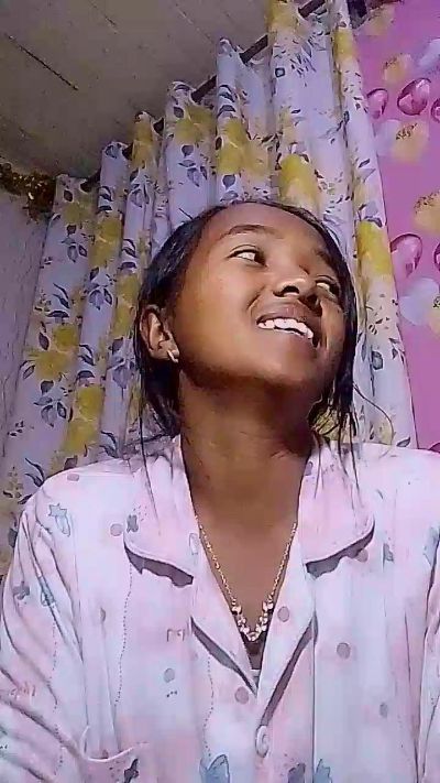Elisah7 live cam on Cam4