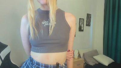 ElishaKebort live cam on Cam4