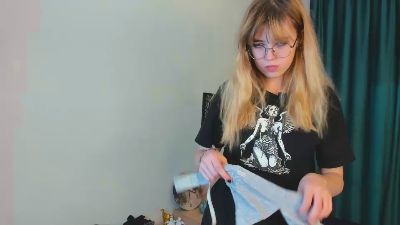 ElishaKebort live cam on Cam4