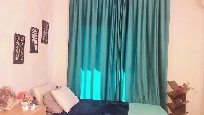 ElishaKebort live cam on Cam4