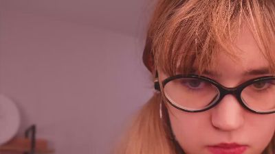 ElishaKebort live cam on Cam4