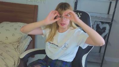 ElishaKebort live cam on Cam4