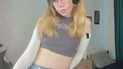 ElishaKebort live cam on Cam4