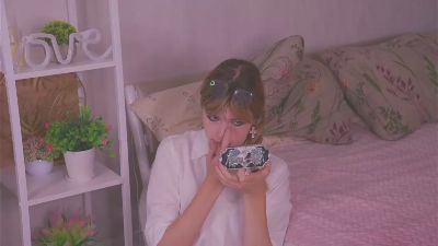 ElishaKebort live cam on Cam4