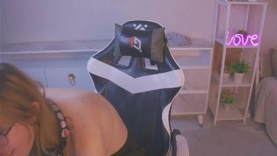 ElishaKebort live cam on Cam4