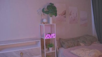 ElishaKebort live cam on Cam4