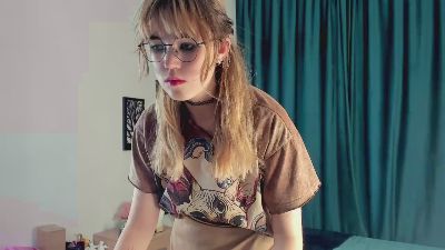ElishaKebort live cam on Cam4