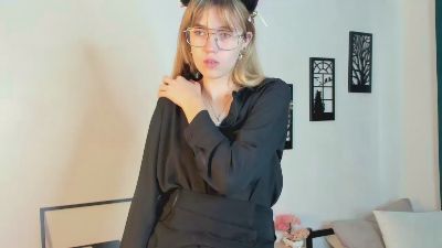 ElishaKebort live cam on Cam4