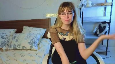 ElishaKebort live cam on Cam4
