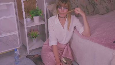 ElishaKebort live cam on Cam4