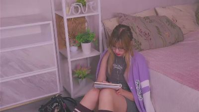ElishaKebort live cam on Cam4