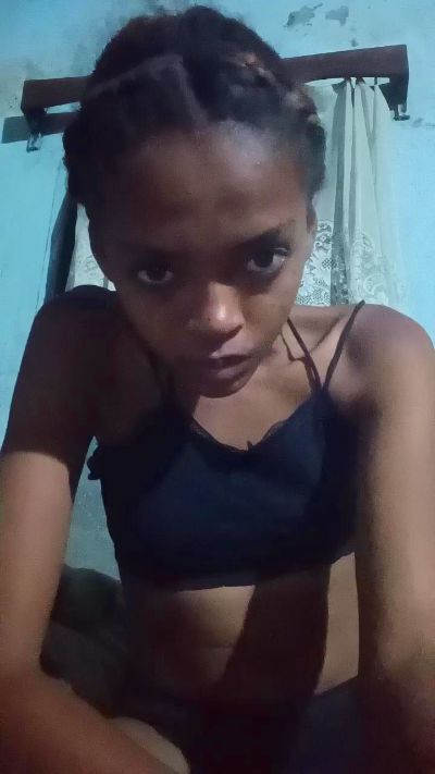 Elisiah live cam on Cam4