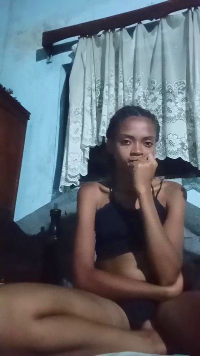 Elisiah live cam on Cam4