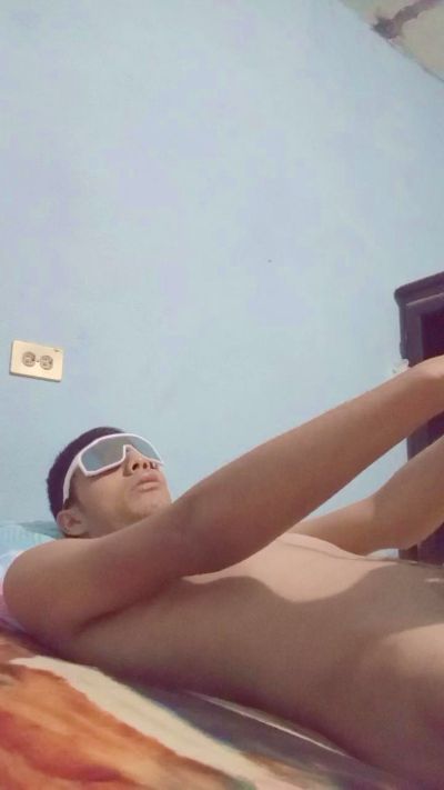 Eliuth_Alan live cam on Cam4