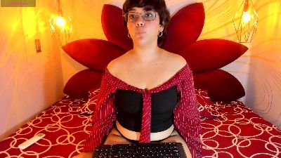 ElizabethGrey live cam on Cam4