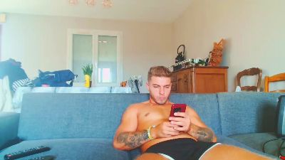 Elka_fit28 live cam on Cam4