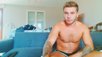 Elka_fit28 live cam on Cam4